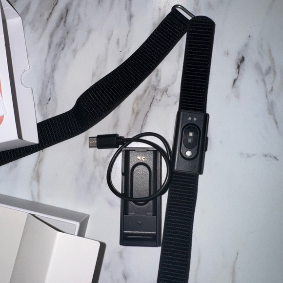 NWT Health Tracker Wristband - Black - Picture 8 of 9